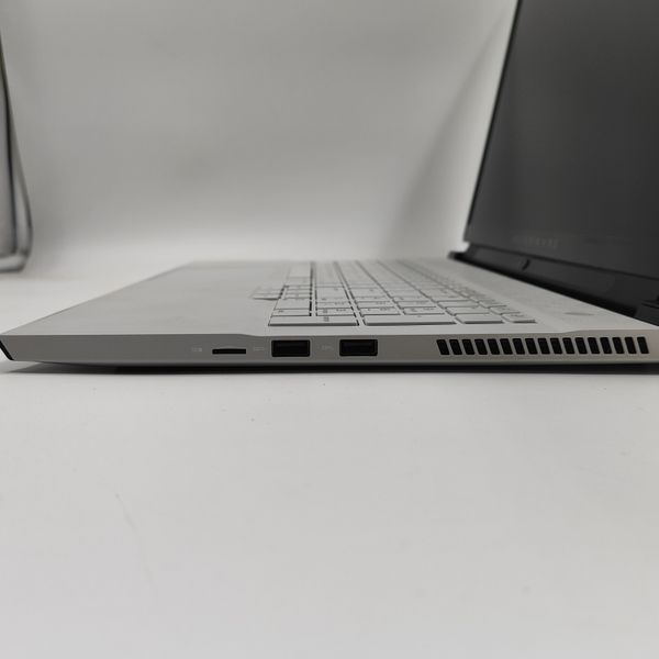 Ноутбук Dell Alienware m17 R4 (17.3"IPS 4k/i9-10980HK/32Gb/2Tb/RTX 3080-16Gb) Б/В 04133 фото