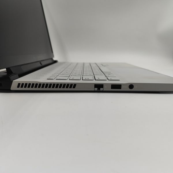 Ноутбук Dell Alienware m17 R4 (17.3"IPS 4k/i9-10980HK/32Gb/2Tb/RTX 3080-16Gb) Б/В 04133 фото